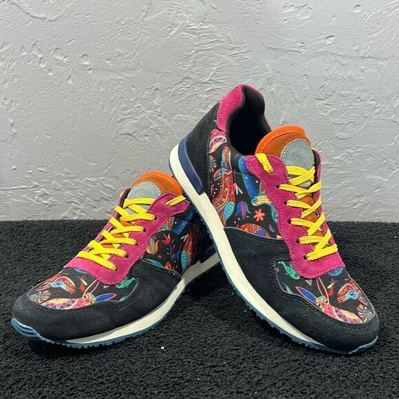 🔥 INKKAS Jogger Zocalo Suede Leather Designer Sneakers  -RARE- Women Sz 9 - EUC - Picture 1 of 15